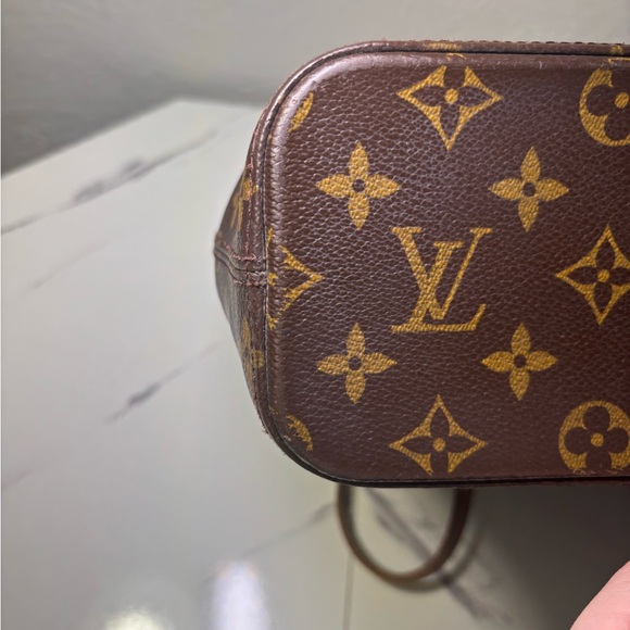 Louis Vuitton Luco Monogram Tote Large - Picture 8 of 10